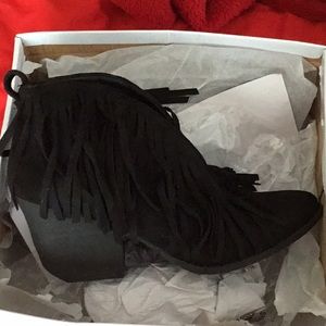 Woman’s Lombard Fringe boots